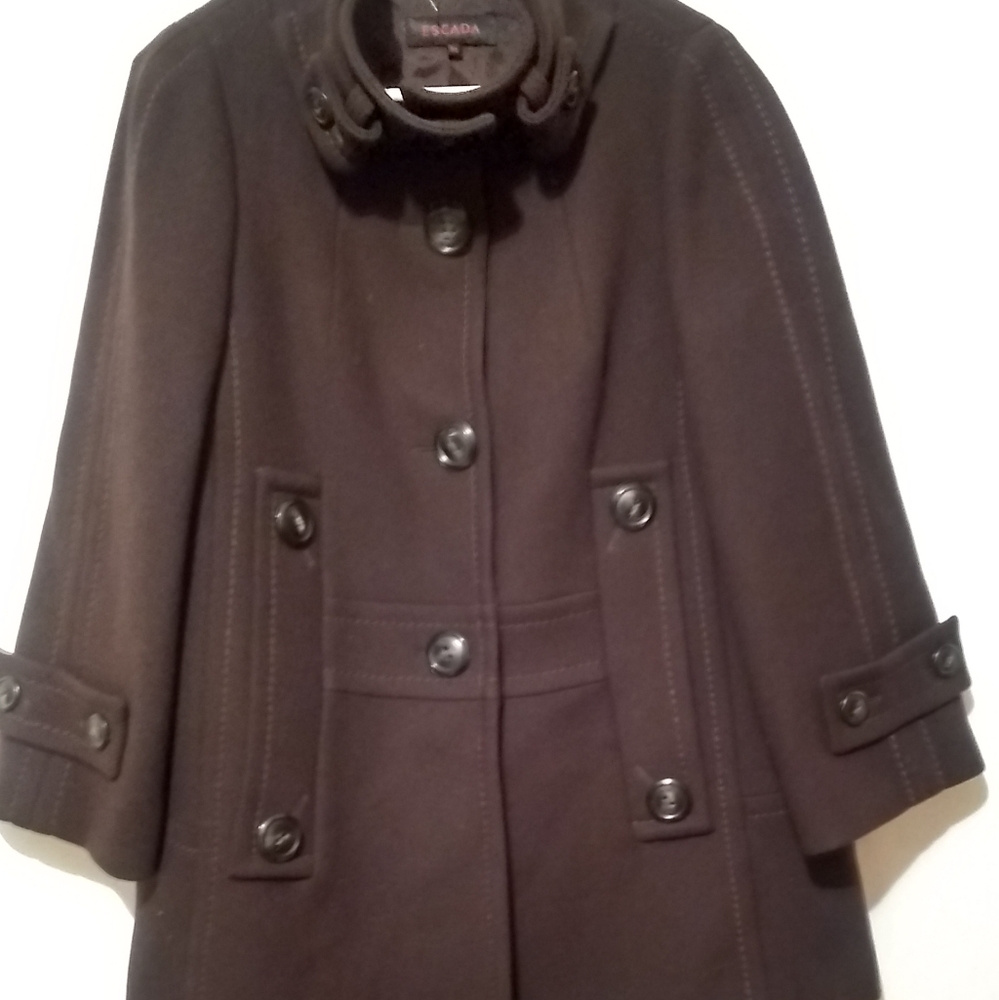 🤹‍♀️🎉🌹Escada coat 🌹💝🤹‍♀️